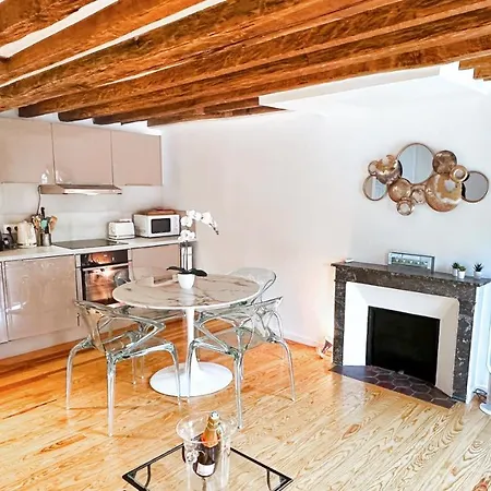 Appartamento Casalionelparis 1820 Flat With Elevator, Queen Bed, Portable Ac, Near Le Louvre Parigi