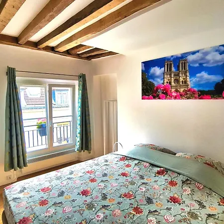 Apartment Casalionelparis : Your In The Heart Of Paris